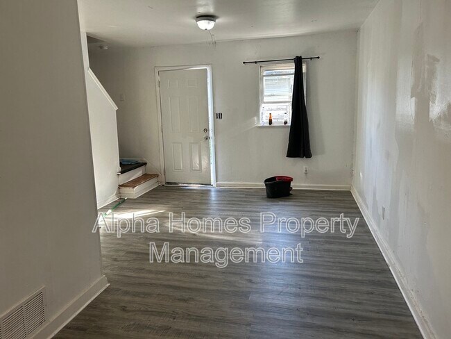 Building Photo - 59 Stevens Ave