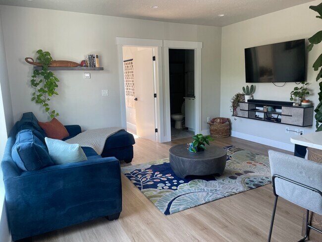 Building Photo - 433 E 2100 S