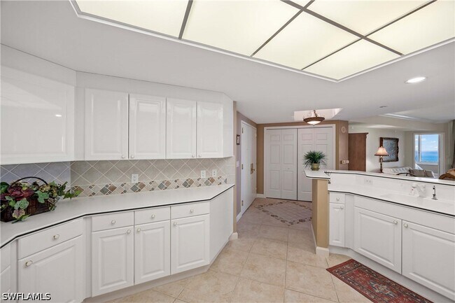 Building Photo - 7117 Pelican Bay Blvd