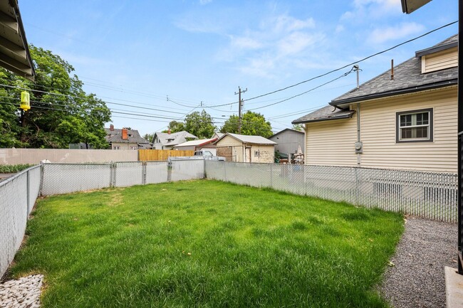 Building Photo - 2604 W Sinto Ave