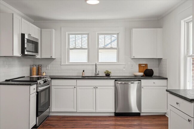 Building Photo - There is a Wow Factor in this Fully Renova...