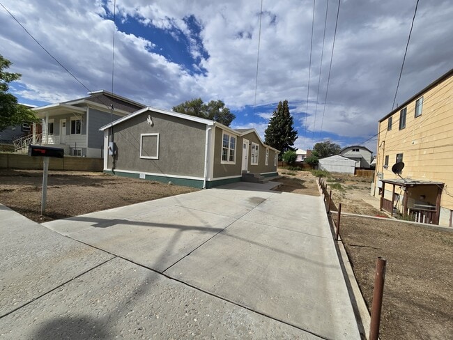 Building Photo - 220 Liberty St