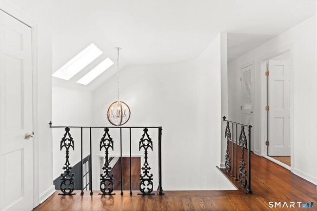 Building Photo - 11 Partrick Ln