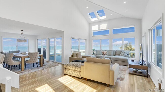 Building Photo - 552 Dune Rd