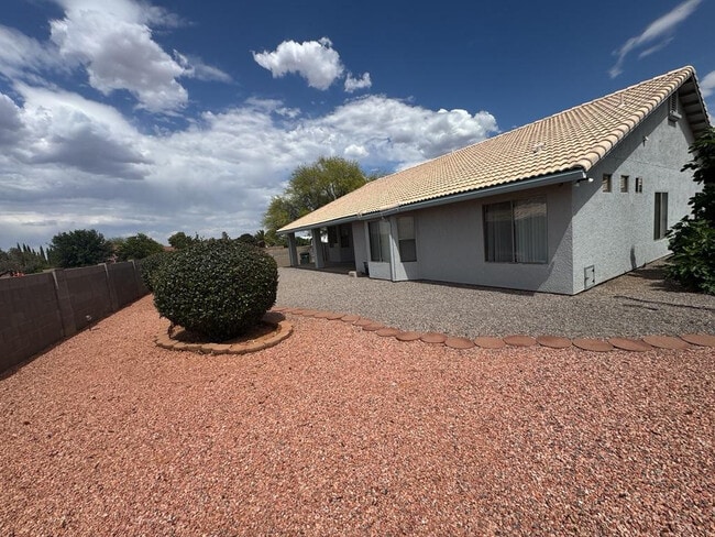 Building Photo - 3829 Camino del Vara