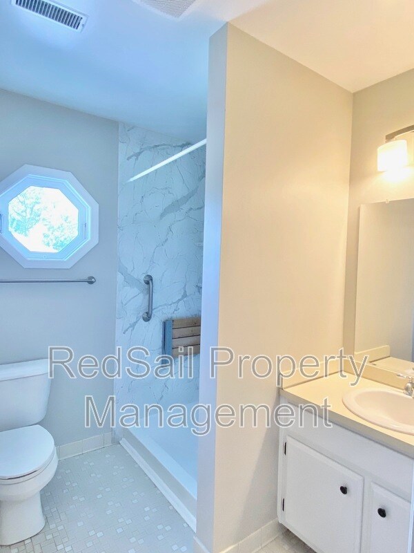 Building Photo - 13 Sandpiper Ct
