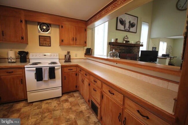 Building Photo - 48 Poor Farm Rd