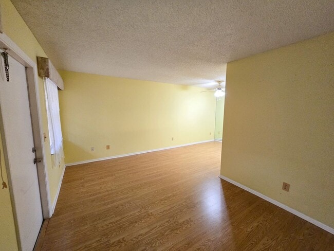 Building Photo - Cozy 55+ 1st Floor Apartment