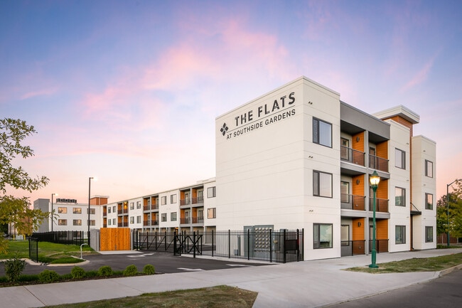 Primary Photo - The Flats at Southside Gardens