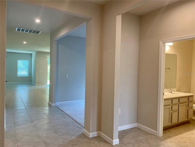 Building Photo - 18236 Hunters Meadow Walk