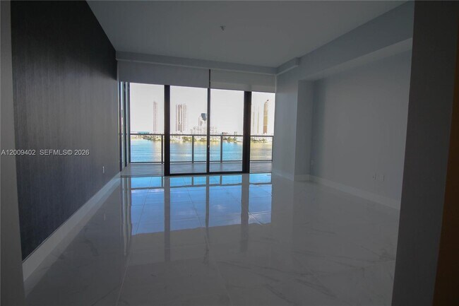 Building Photo - 5000 Island Estates Dr