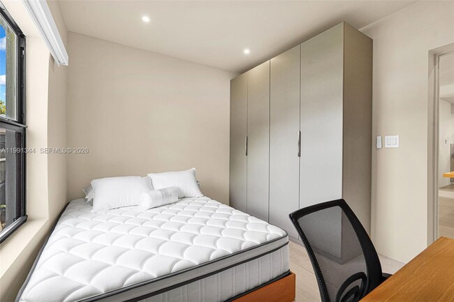 Building Photo - 4721 NW 6th Ave