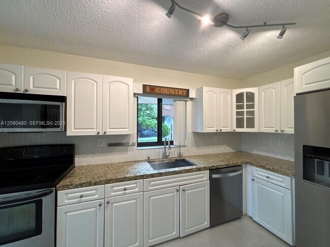 Building Photo - 6900 NW 169th St