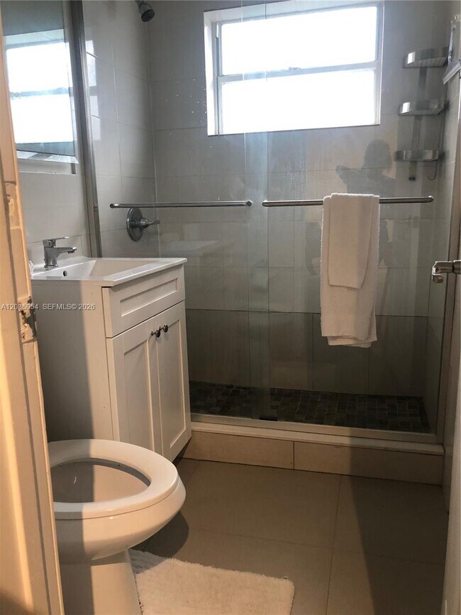 Building Photo - 911 Meridian Ave