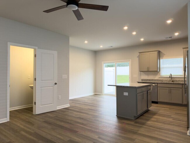 Building Photo - 173 Randwick Ln