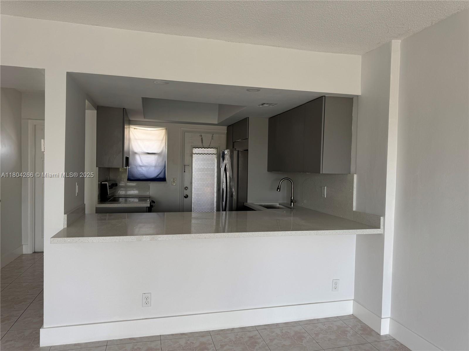 Building Photo - 1333 E Hallandale Beach Blvd