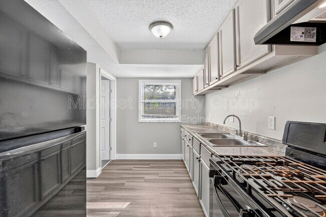 Building Photo - 273 Roderick Dr