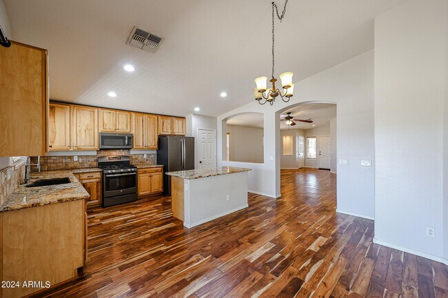 Building Photo - 7423 W Pueblo Ave