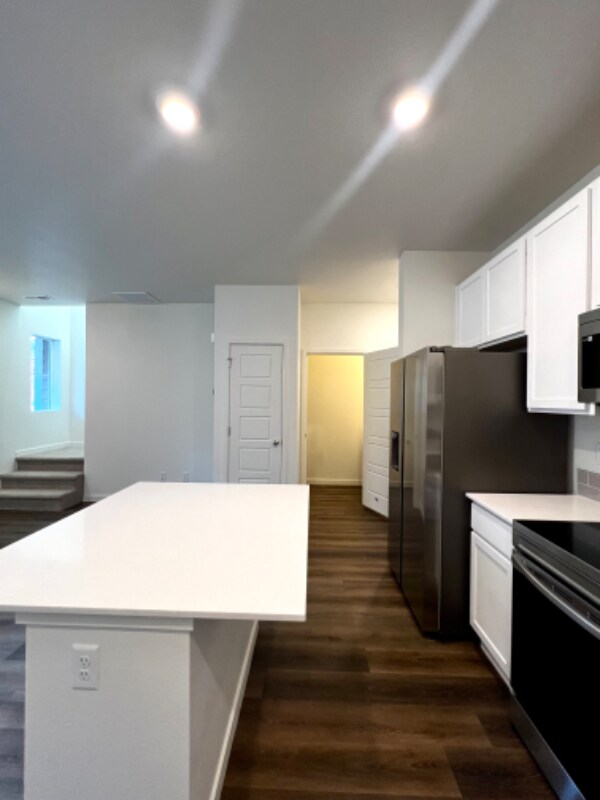 Building Photo - 209 Cardinal St