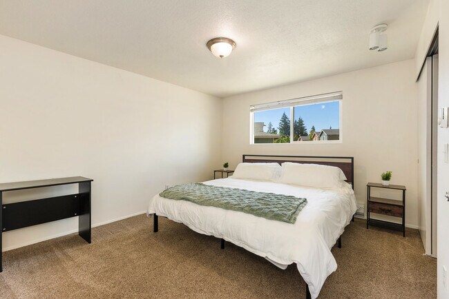 Building Photo - 15706 Ash Way