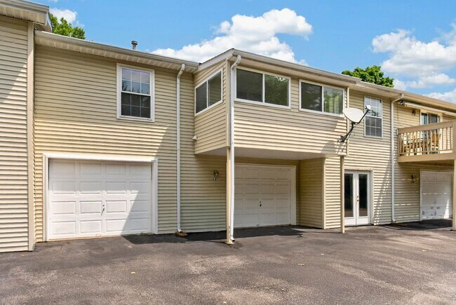 Building Photo - 137 Pepper Ridge Cir