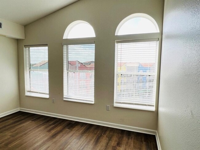 Building Photo - 101 Palm Harbor Pkwy
