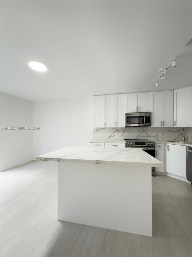 Building Photo - 8725 SW 158th Pl