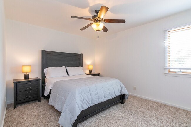 Building Photo - Fully Furnished One Bedroom Condo Available Now!