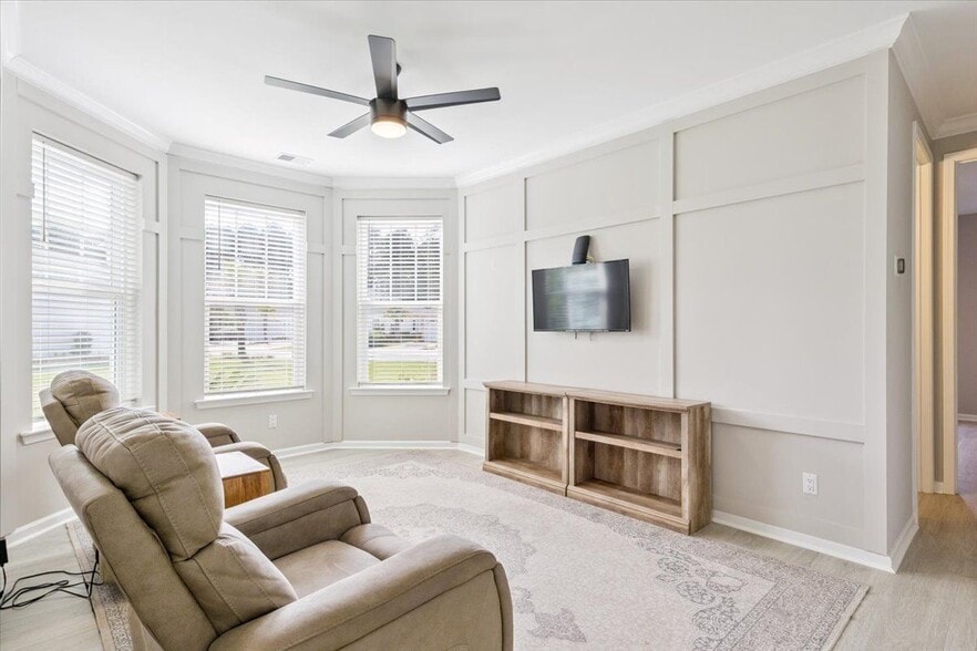 Building Photo - 196 Treasure Past Wy