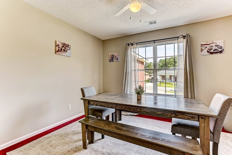 Building Photo - 105 Crossvine Ct