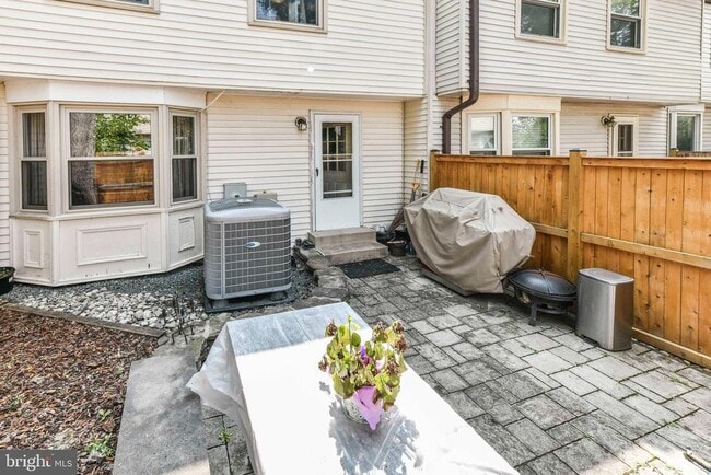 Building Photo - 261 Gundry Dr