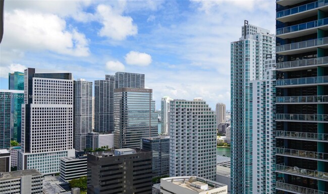 Building Photo - 1000 Brickell Plaza