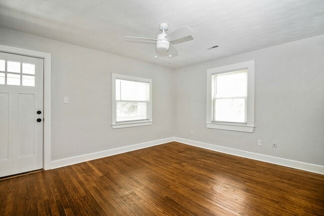 Building Photo - 2610 Munson St