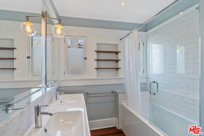 Building Photo - 4609 W 17th St