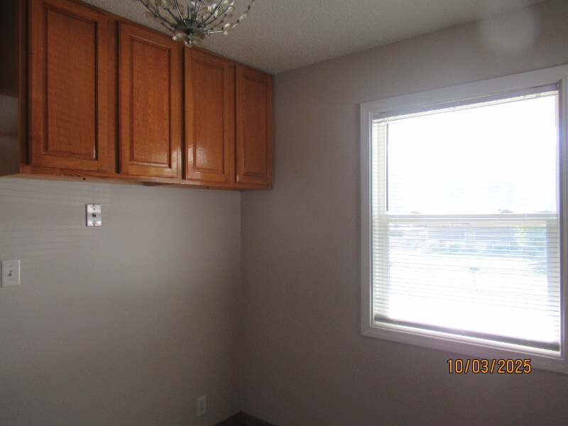 Building Photo - 400 Watrous Ave