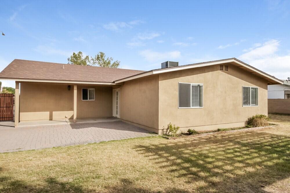 Building Photo - 3421 E Dragoon Ave