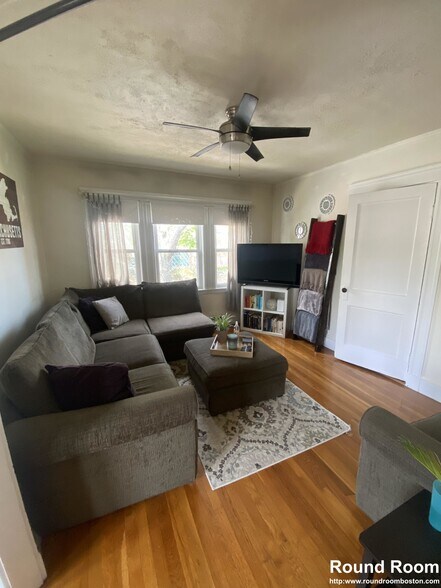 Primary Photo - 2 Corinne Rd