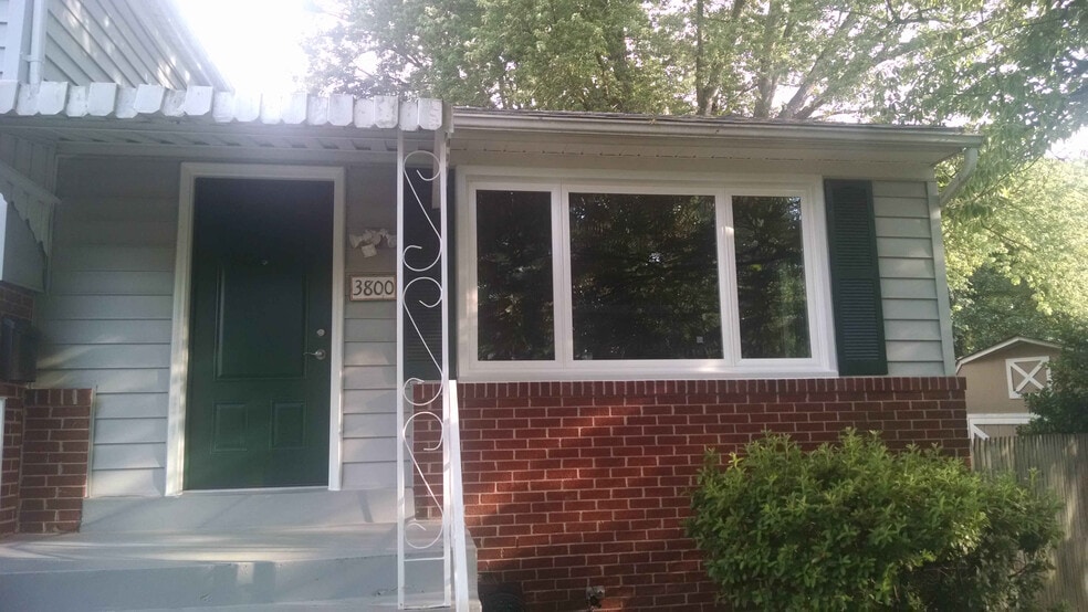 Building Photo - 3800 Wexford Dr