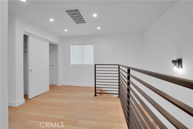 Building Photo - 18221 Chatsworth St