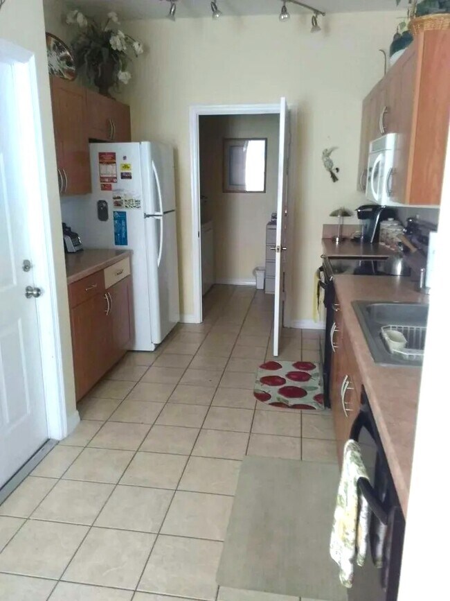 Building Photo - 14788 Pinnacle Pl