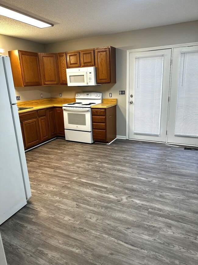 Building Photo - 251 Hunter Hills Cir
