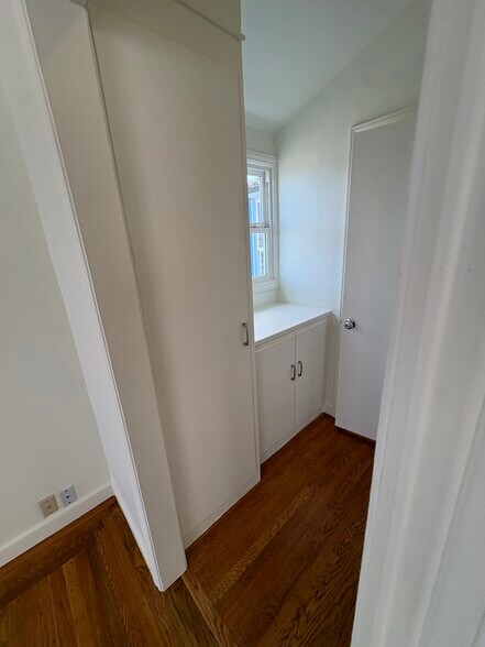Building Photo - 1703 Funston Ave