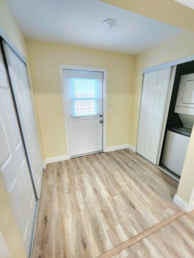 Building Photo - 4875 Orlando Ave