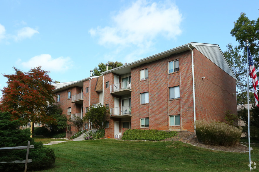 Primary Photo - Kenwood Park Apartments