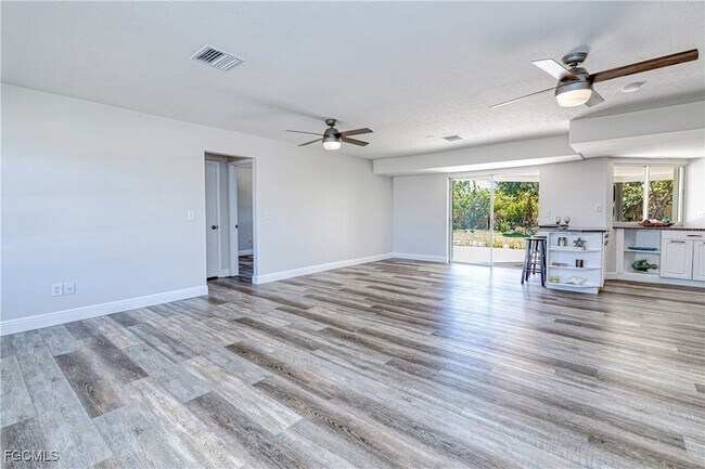 Building Photo - 1308 SE 25th Ln