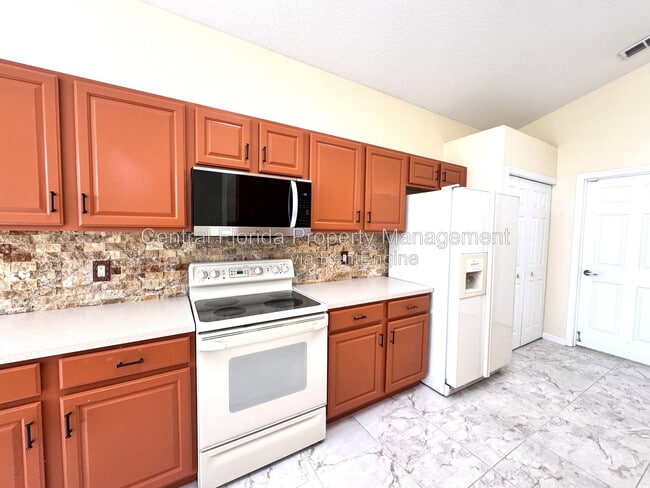 Building Photo - 140 Moss Ln