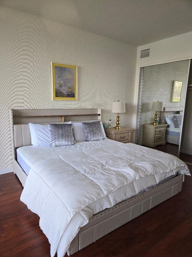 Building Photo - 899 Island Dr