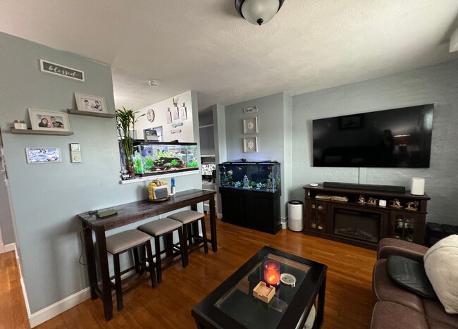 Primary Photo - 100 Meridian St