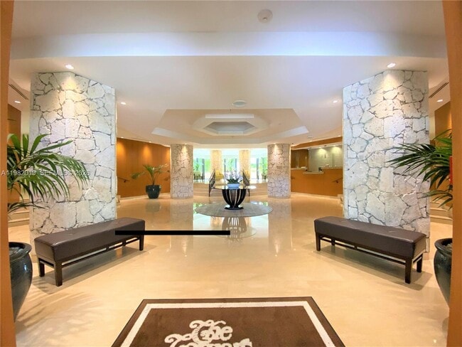 Building Photo - 1121 Crandon Blvd