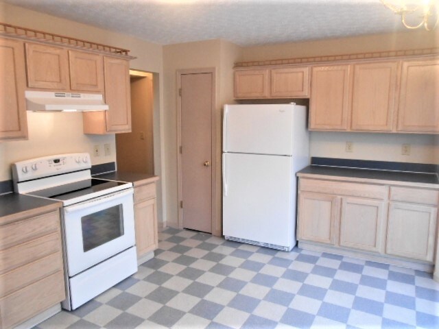 Building Photo - 7176 Oliver Winchester Dr